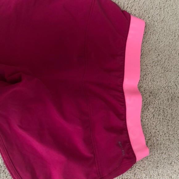 Nike running shorts - Picture 3 of 3